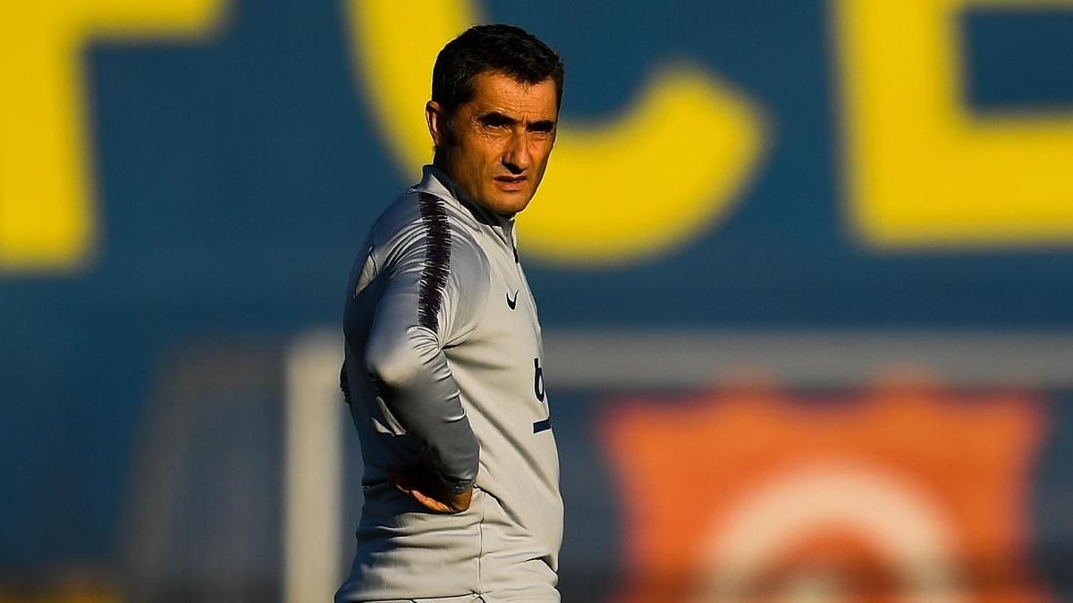 Ernesto Valverde tak mau tertipu oleh laju buruk Real Madrid jelang El Clasico (Foto: David Ramos/Getty Images)