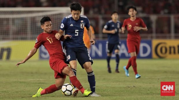 Timnas Indonesia U-19 lebih banyak main bertahan melawan Jepang di babak pertama.