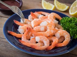 Ini Cara Gampang Rebus Udang ala Resto Seafood