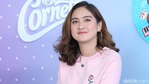 Salshabilla Adriani Pamer Kaki Jenjang