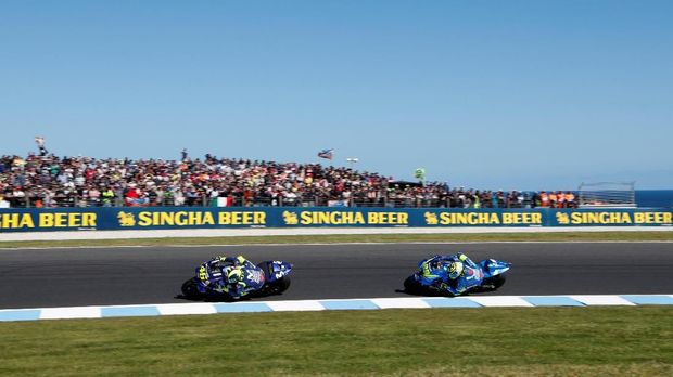 Valentino Rossi naik di posisi kelima. (