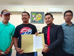 Menang Lawan Pemkab, Para Kades Kediri Syukuran