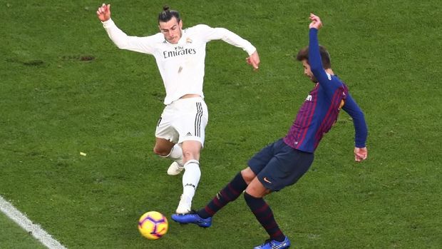 Barcelona dan Madrid jadi pesaing berat Man City dalam perburuan pemain.