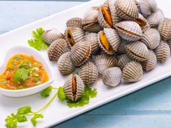 Mukbang Kerang Salty Butter hingga Saus Padang di Kerang Sultan