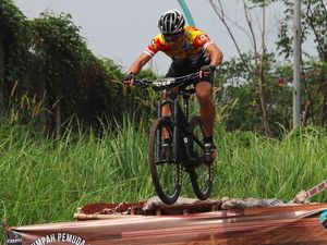 Pesepeda Antusias Ikuti PRO MTB RACE