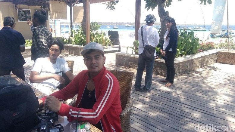 Foto: Musisi Indra RSC ketika berada di Gili Trawangan, Lombok Utara (Hari/detikTravel)