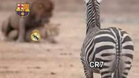 Ronaldo, yang biasanya membantu Madrid menghadapi Barcelona di El Clasico, kini cuma bisa menyaksikan dari kejauhan. (Foto: Twitter @TrollFootball)