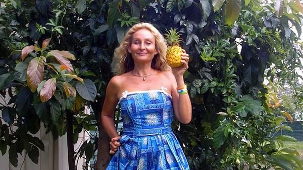 Foto: Penampilan Wanita 53 Tahun yang Cuma Makan Buah Selama 28 Tahun