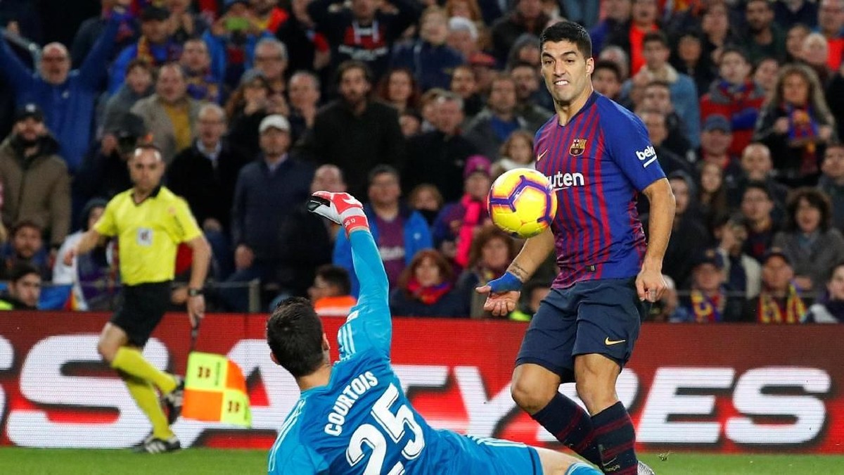 Luis Suarez lagi tajam-tajamnya saat menghadapi Real Madrid (Paul Hanna/REUTERS)