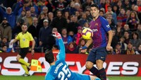 Suarez bahkan mencatatkan hat-trick di menit ke-83, menaklukkan Thibaut Courtois dengan sepakan cungkil dalam situasi satu lawan satu. (Foto: Paul Hanna/REUTERS)