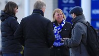 Mendiang Srivaddhanaprabha begitu berjasa bagi Leicester. Dia sukses mengantar Si Rubah mewujudkan mimpi sekaligus mengukir sejarah dengan menjuarai Premier League 2016/17. (Foto: Stephen Pond/Getty Images)