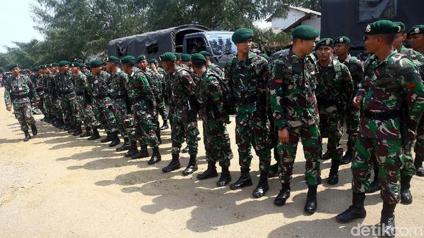 TNI-Polri dan Basarnas Siaga di Pantai Tanjung Pakis