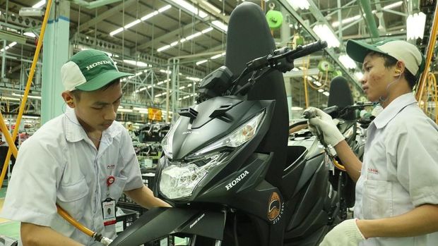 Skutik Setang Motor 'Naked' Honda Sekarang Punya Warna Baru