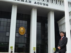 Naik Lion Air yang Jatuh, Hakim Ikhsan Diantar Istri ke Soetta