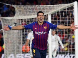 Ini menjadi hat-trick pertama di El Clasico untuk Suarez, sejak bergabung Barcelona pada 2014. Ia menjadi pemain Barcelona kedua, selain Messi, yang bisa mencetak hat-trick saat menghadapi Real Madrid sejak era Romario pada 1994. (Foto: Paul Hanna/Reuters)