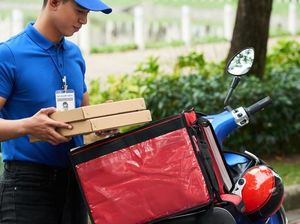 Duh, Curhat Netizen Soal Perjuangan Pengantar Pizza 30 Menit Ini Bikin Sedih!