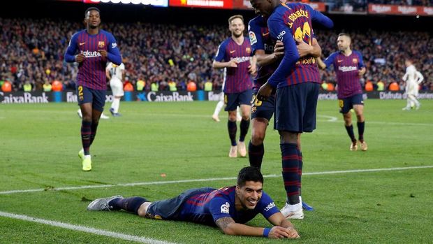 Barcelona menang 5-1 atas Real Madrid pada pertemuan El Clasico musim ini.