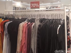 H&M Diskon Hingga 70%, T-shirt Mulai dari Rp 70 Ribu