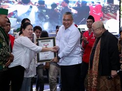 Pakai Tik Tok, Mendes Eko Deklarasikan Pemuda Anti Hoax