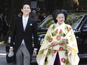 Kisah Cinta Putri Ayako yang Rela Lepas Gelar Demi Dinikahi Orang Biasa Kisah Cinta Putri Ayako yang Rela Lepas Gelar Demi Dinikahi Orang Biasa