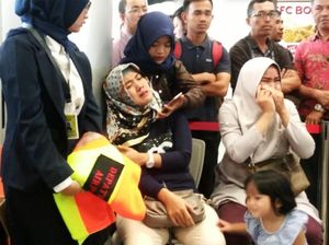 Pesawat Lion Air Jatuh, Keluarga Korban Berduka