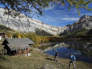 Potret Cantik Gunung Iblis yang Seperti Lukisan