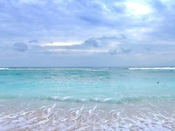 Pesona Pantai Padang-padang yang Tersembunyi di Bali