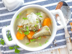 Mau Bikin Kaldu Ikan Gurih dan Jernih? Ikuti 4 Tips Ini