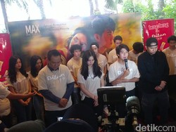 Iqbaal Ramadhan Pimpin Doa untuk Korban Lion Air Jelang Produksi Dilan 1991