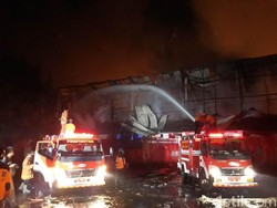 Api di Sisi Utara Pasar Legi Padam, Sisi Selatan Masih Menyala