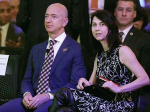 Cerai, MacKenzie Bezos Jadi Wanita Terkaya Ketiga Dunia Cerai, MacKenzie Bezos Jadi Wanita Terkaya Ketiga Dunia