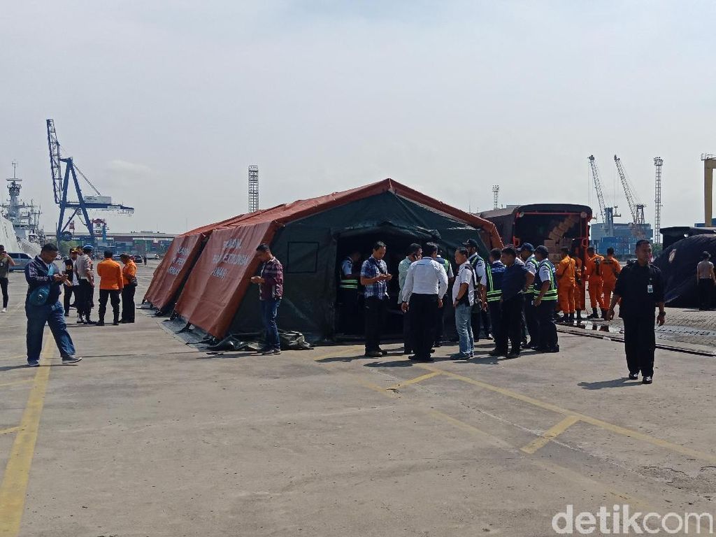 Basarnas Buat Posko Utama Korban Lion Air JT 610 di JICT 2 Basarnas Buat Posko Utama Korban Lion Air JT 610 di JICT 2