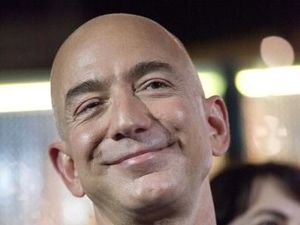 Beredar Pesan Nakal Jeff Bezos, Pria Terkaya yang Diduga Selingkuh