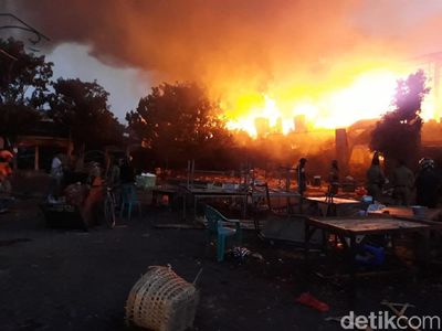Foto: Api Lumat Pasar Legi Solo