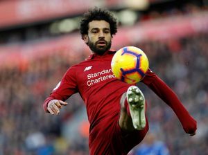 Salah Saingi Ronaldo...dalam Urusan Patung yang Jelek