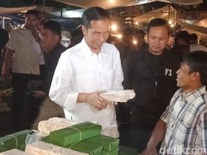 Jokowi Beli Tempe di Pasar: Harganya Tetap, Tebal