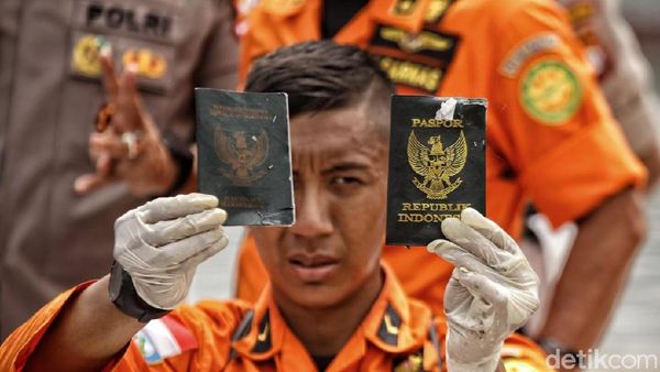 Penampakan Identitas Penumpang Lion Air yang Ditemukan di Laut