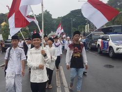 Gembiranya Pemuda Banten Kirab Merah Putih Keliling Kota
