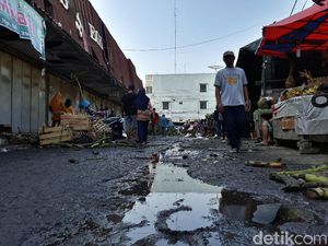 9 Jam Dilalap Api, Begini Suasana Pasar Legi Solo Pagi Ini 9 Jam Dilalap Api, Begini Suasana Pasar Legi Solo Pagi Ini