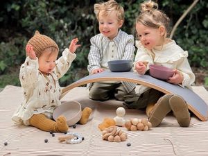 6 Foto Kakak Beradik yang Kompak nan Menggemaskan