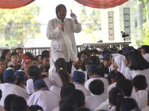 Beri Motivasi, Risma Cerita Perjuangan Arek Suroboyo Hadang Sekutu Beri Motivasi, Risma Cerita Perjuangan Arek Suroboyo Hadang Sekutu