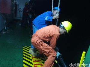 Tim BPPT Turunkan Alat Pelacak Sinyal Kotak Hitam Lion Air JT 610 Tim BPPT Turunkan Alat Pelacak Sinyal Kotak Hitam Lion Air JT 610