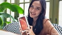 Unboxing iPhone XR Warna Coral yang Berpenampilan Kece