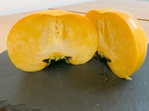 Begini Rasa Kesemek Jepang yang Harganya Rp 430 ribu Sebuah