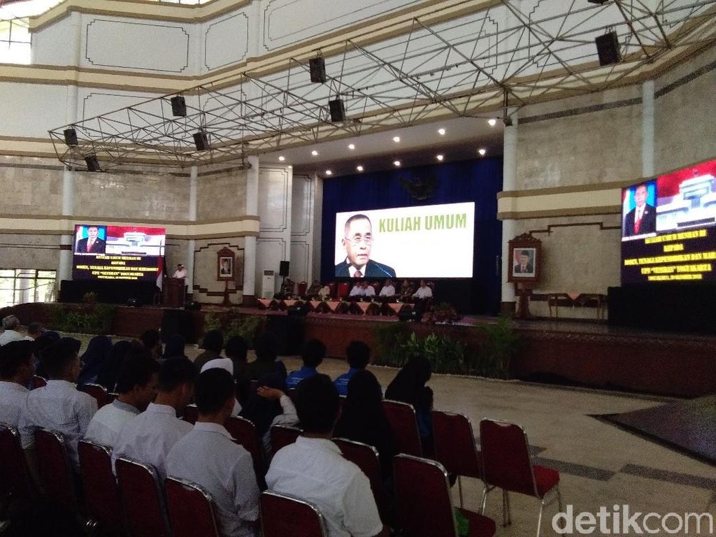 Isi Kuliah Umum Bela Negara, Ini Pesan Menhan untuk Mahasiswa di Yogya Isi Kuliah Umum Bela Negara, Ini Pesan Menhan untuk Mahasiswa di Yogya