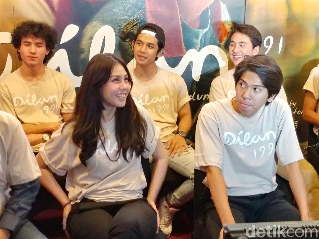 Iqbaal-Vanesha Disebut Berantem di Syuting Dilan 1991, Benarkah? Iqbaal-Vanesha Disebut Berantem di Syuting Dilan 1991, Benarkah?