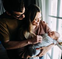 Hillary Duff sambut kelahiran anak kedua.