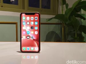 iPhone Bakal Beralih Total ke Panel OLED?