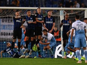 Brozovic Perlihatkan Lagi Aksi Tiduran di Lapangan Brozovic Perlihatkan Lagi Aksi Tiduran di Lapangan