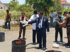 Kejari Bangil Musnahkan Barang Bukti Narkoba Senilai Rp 1 Miliar